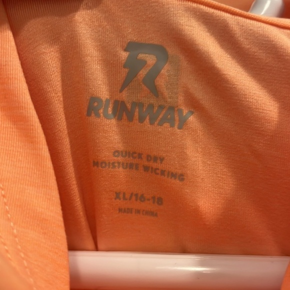 NEW! Runway (from stitch fix). The Active Performance Hoodie. Sizes XL (16-18) - Picture 3 of 13